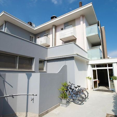 Nice Hotel Bibione Bagian luar foto
