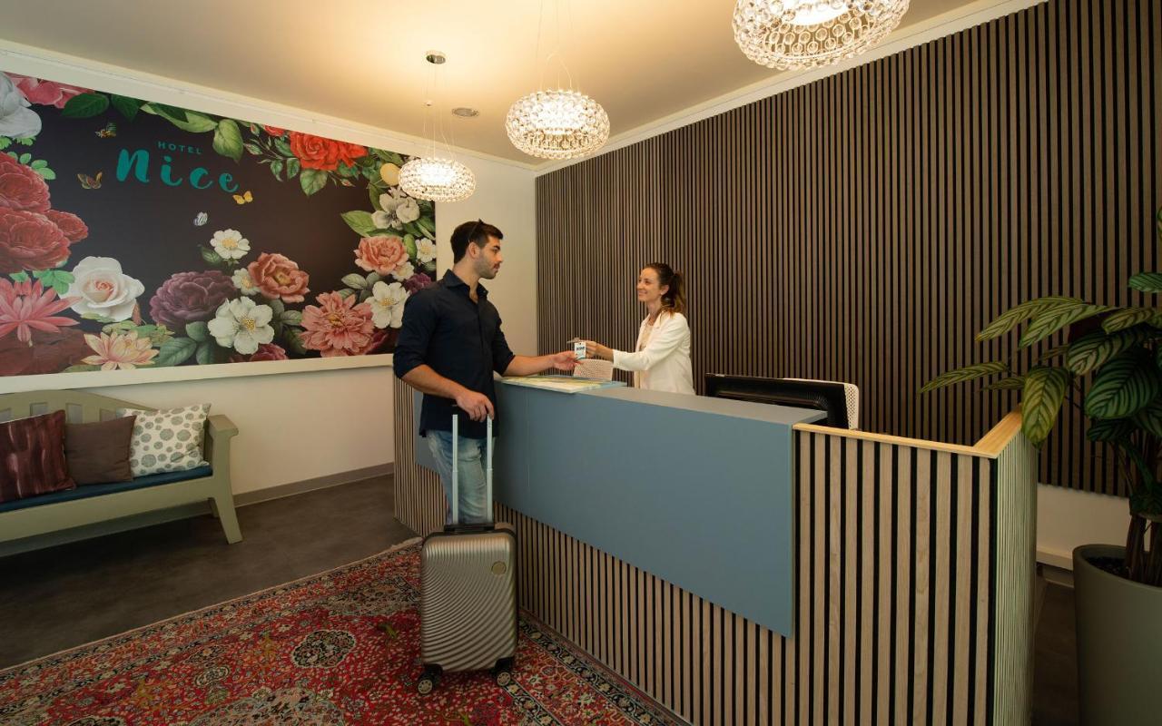 Nice Hotel Bibione Bagian luar foto