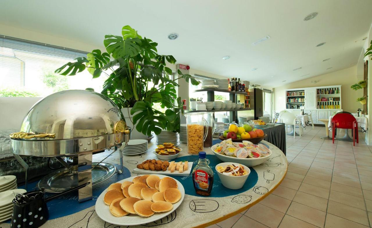 Nice Hotel Bibione Bagian luar foto