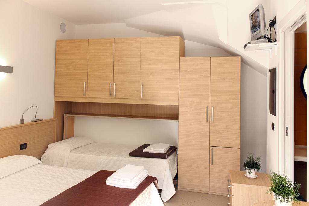 Nice Hotel Bibione Bagian luar foto