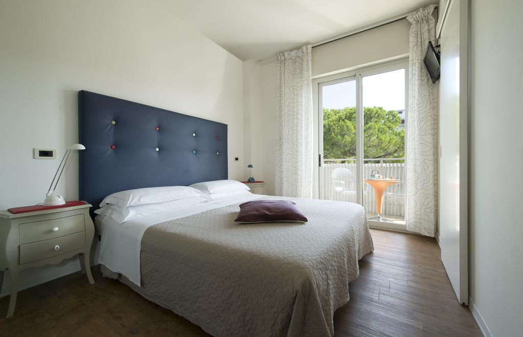 Nice Hotel Bibione Bagian luar foto