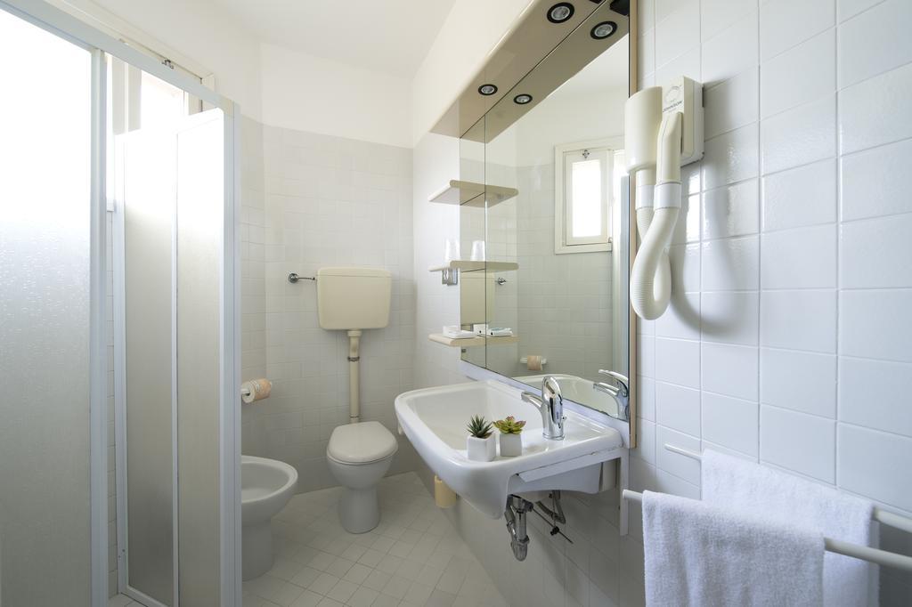 Nice Hotel Bibione Bagian luar foto