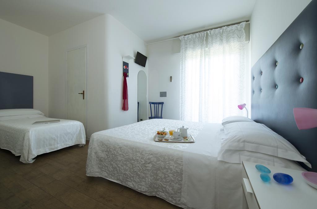 Nice Hotel Bibione Bagian luar foto