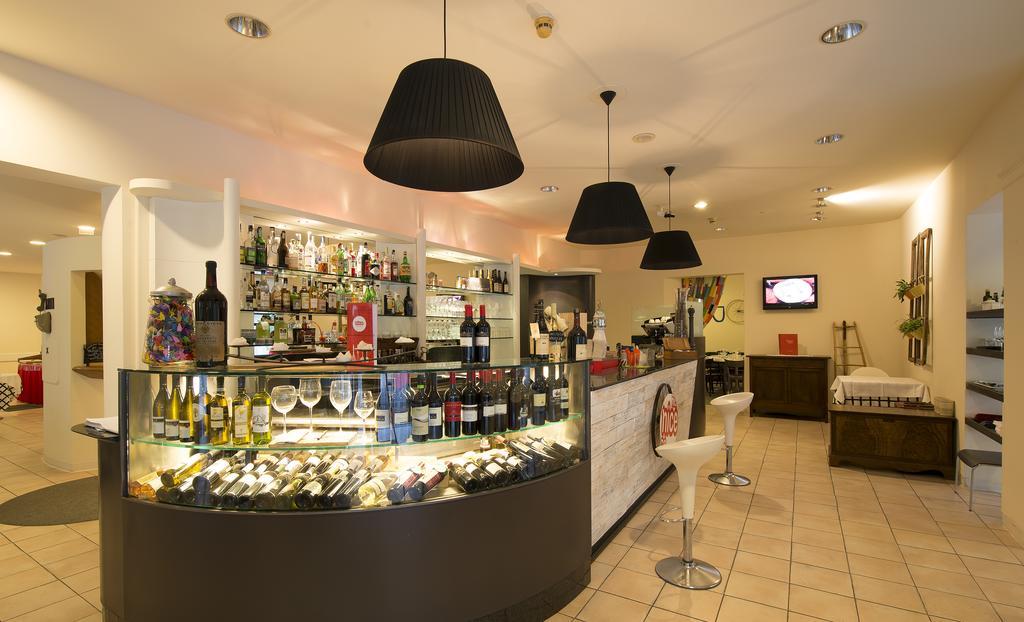 Nice Hotel Bibione Bagian luar foto