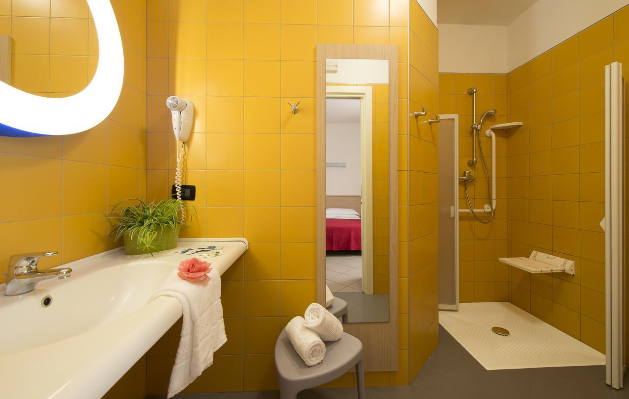 Nice Hotel Bibione Bagian luar foto