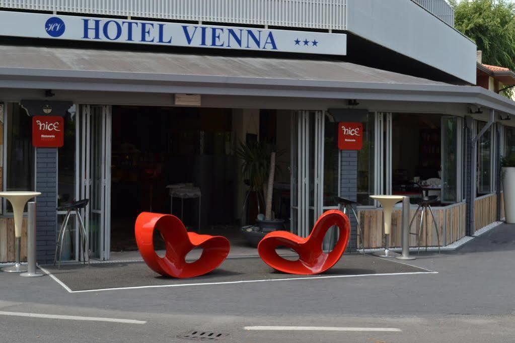 Nice Hotel Bibione Bagian luar foto