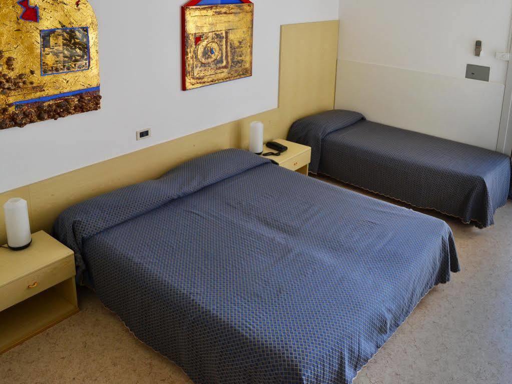 Nice Hotel Bibione Bagian luar foto