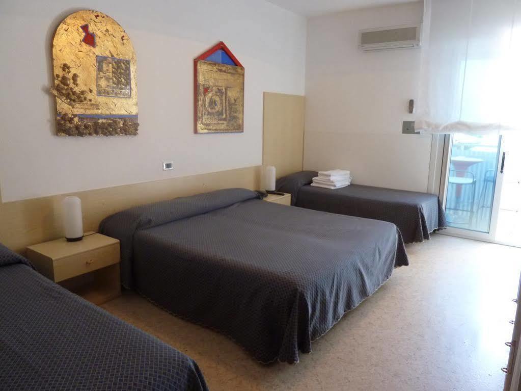 Nice Hotel Bibione Bagian luar foto