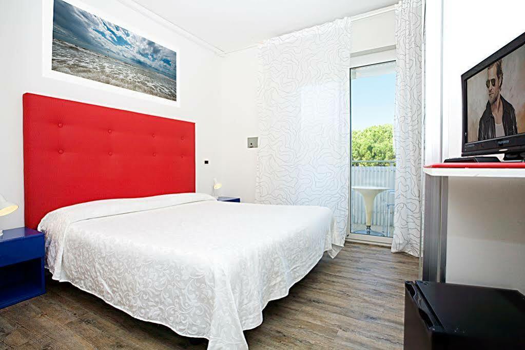 Nice Hotel Bibione Bagian luar foto